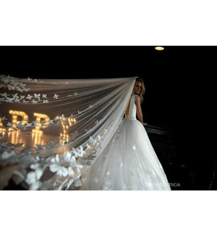 Wedding Veil Baily sold by Olivia Bottega product image thumbnail 2