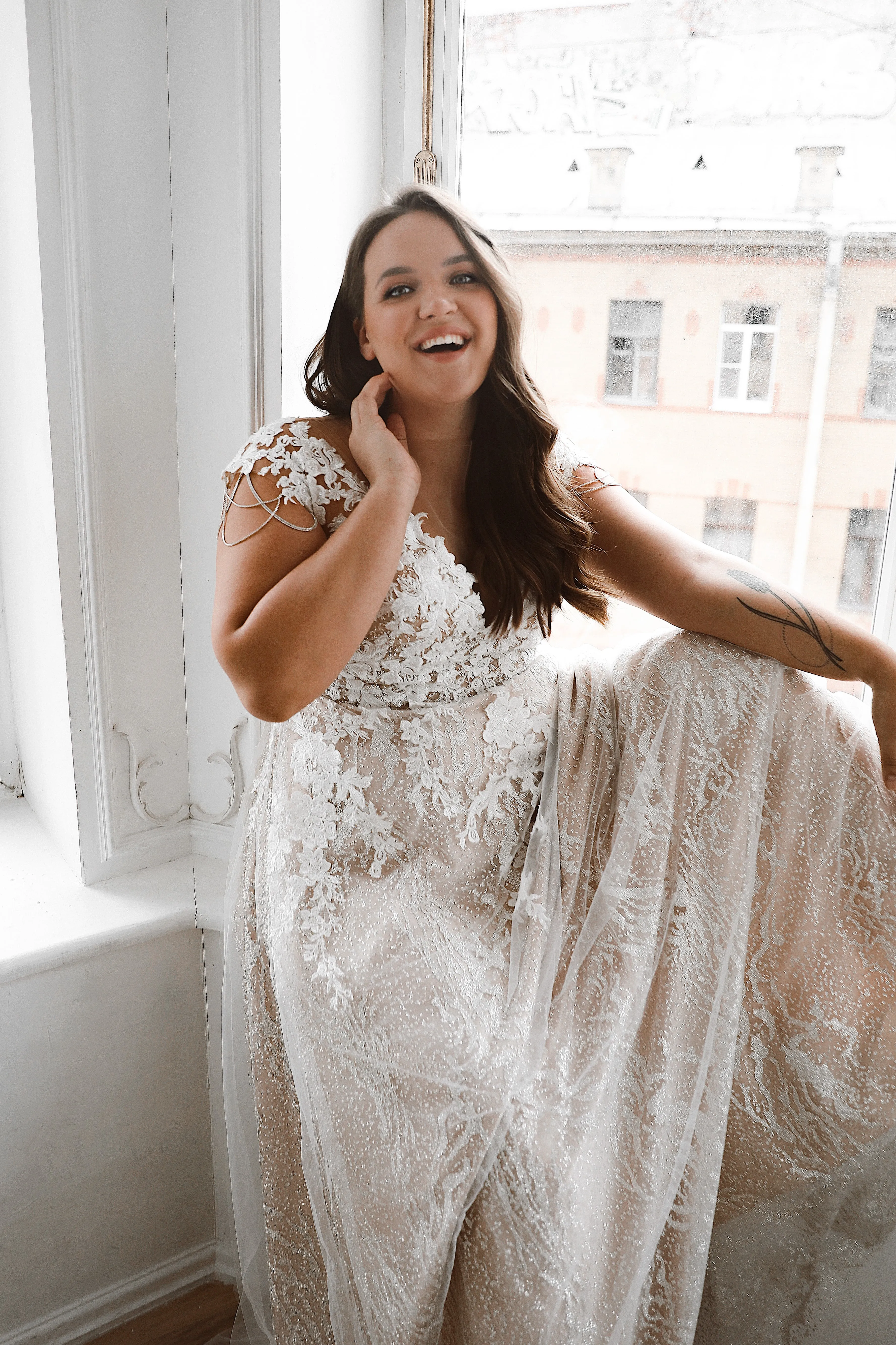 Plus Size Lace Wedding Dress Enn sold by Olivia Bottega product image thumbnail 4