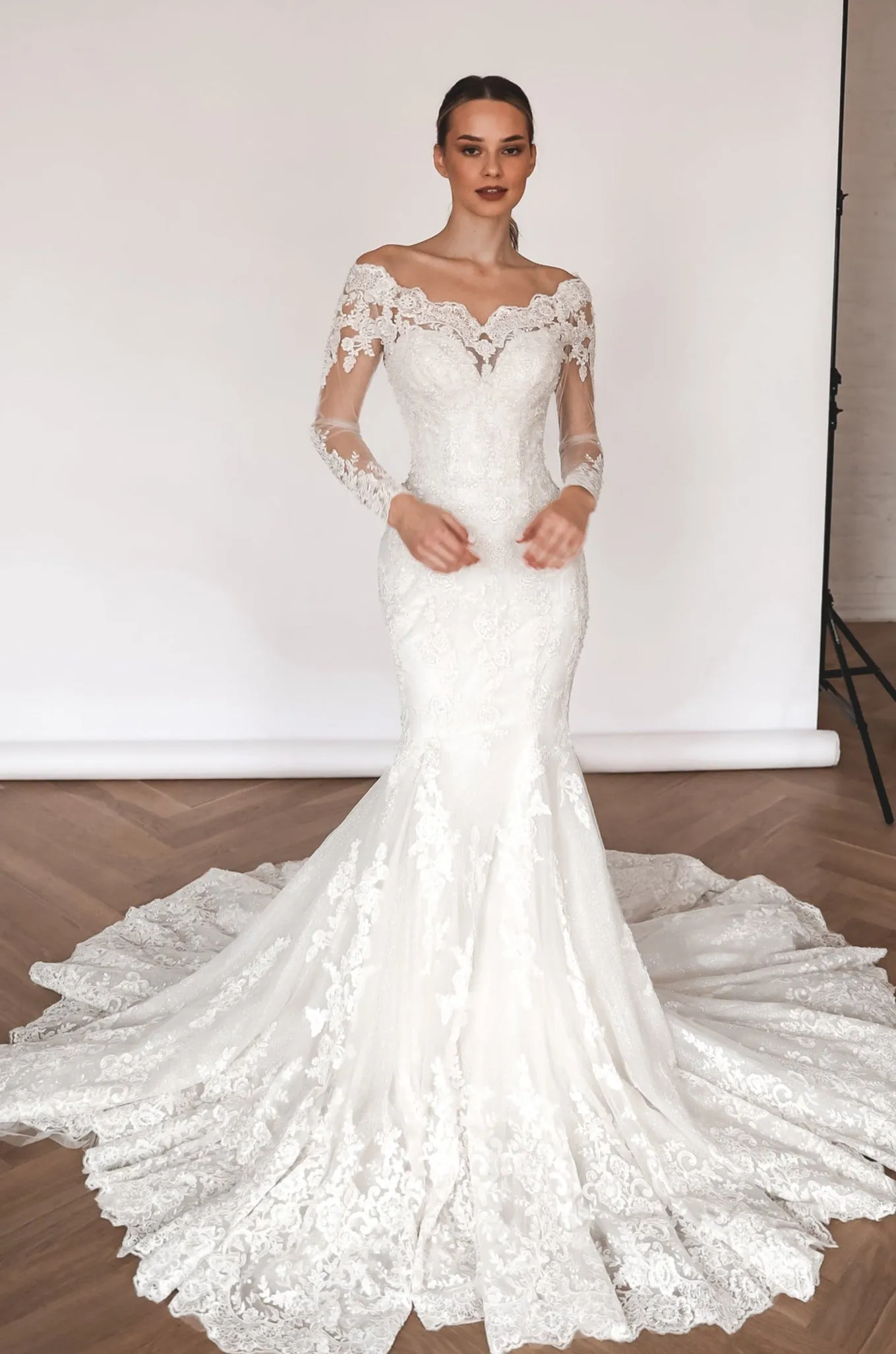 Lace Shimmery Wedding Dress Ornella 2 in 1 sold by Olivia Bottega product image thumbnail 2