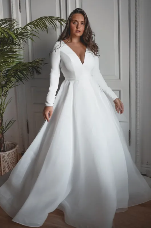 Plus Size Organza Wedding Dress Tayra sold by Olivia Bottega