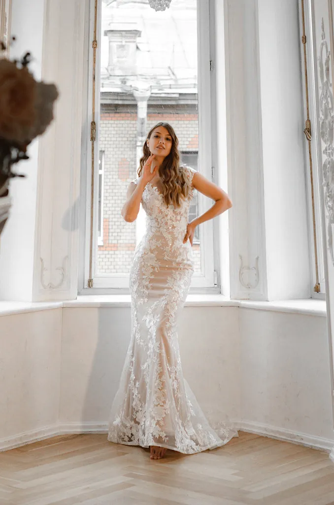 Nude Lace Mermaid Wedding Dress Airis sold by Olivia Bottega product image thumbnail 4