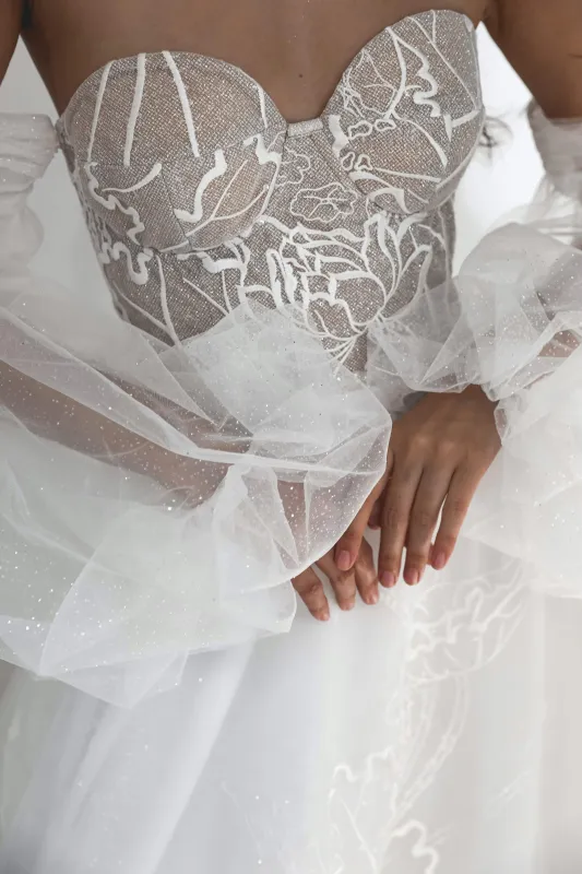 Detachable Sleeves Romee made by Olivia Bottega