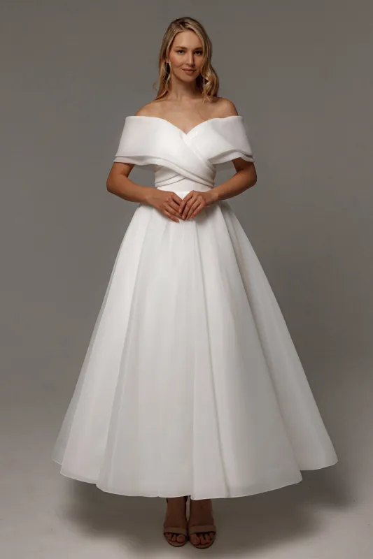 Hellebore | Ready-to-Ship made by Olivia Bottega