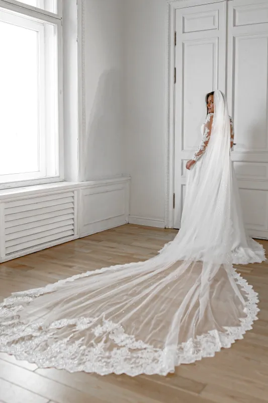 Wedding Veil Nuria | Ready-to-Ship made by Olivia Bottega