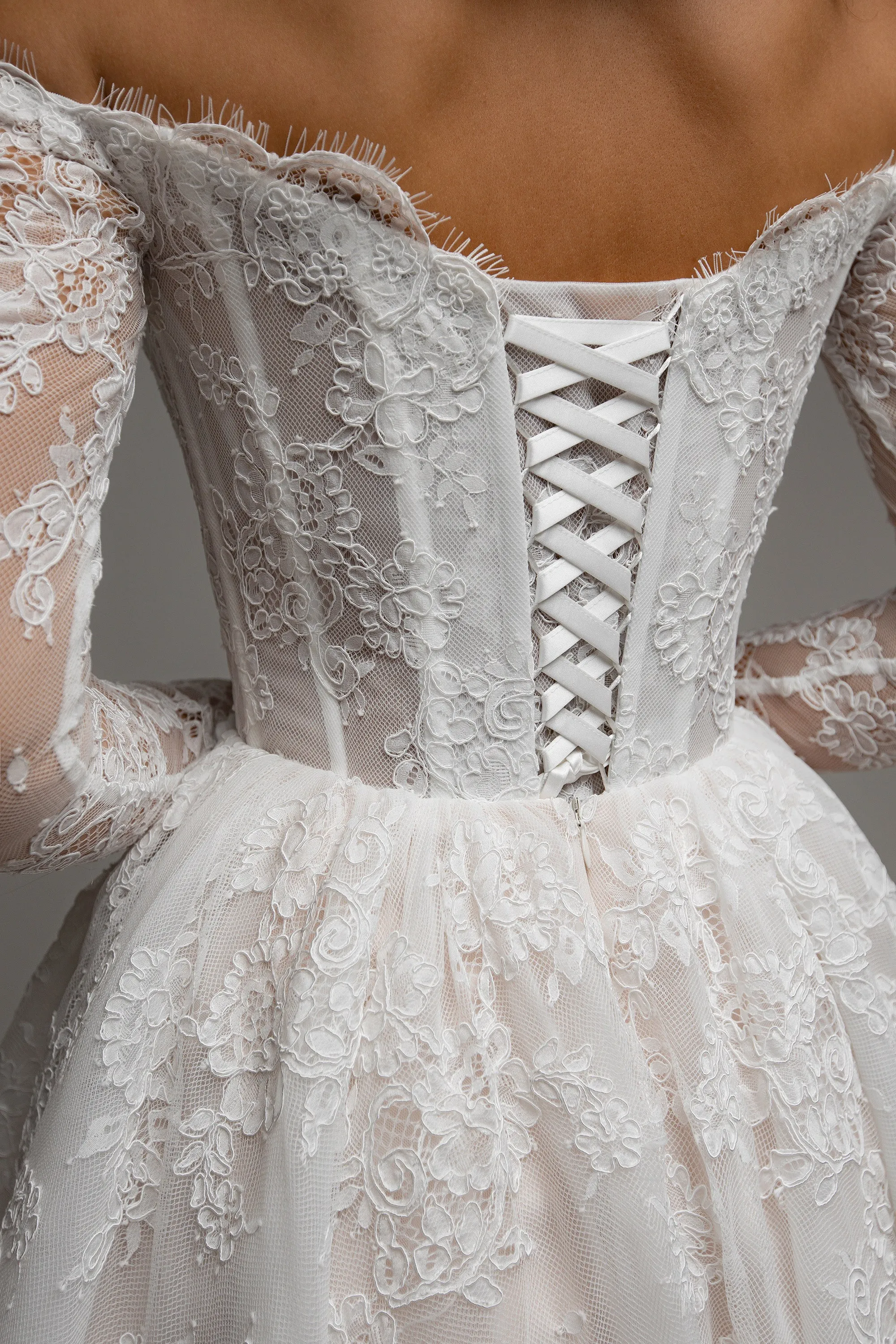 Midi Lace Wedding Dress Miralys sold by Olivia Bottega product image thumbnail 3