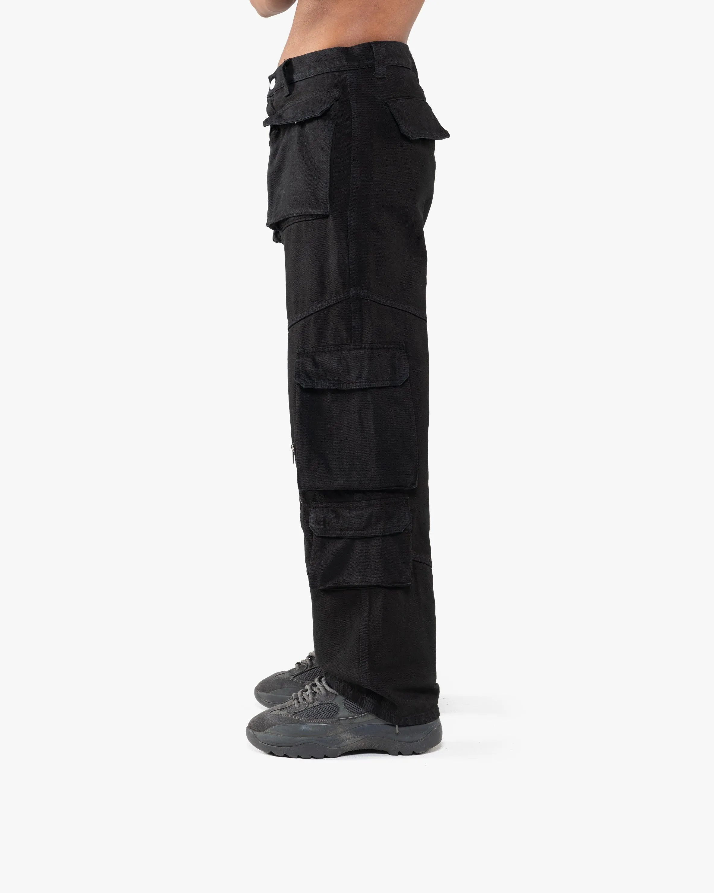 MULTIPOCKET CARGOPANTS BLACK sold by vicinity product image thumbnail 4