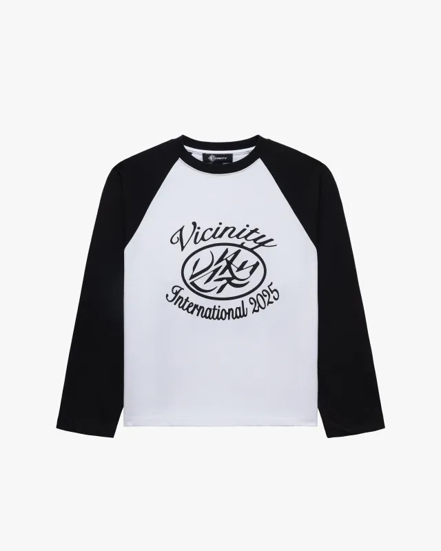 INTERNATIONAL LONGSLEEVE BLACK/WHITE sold by vicinity