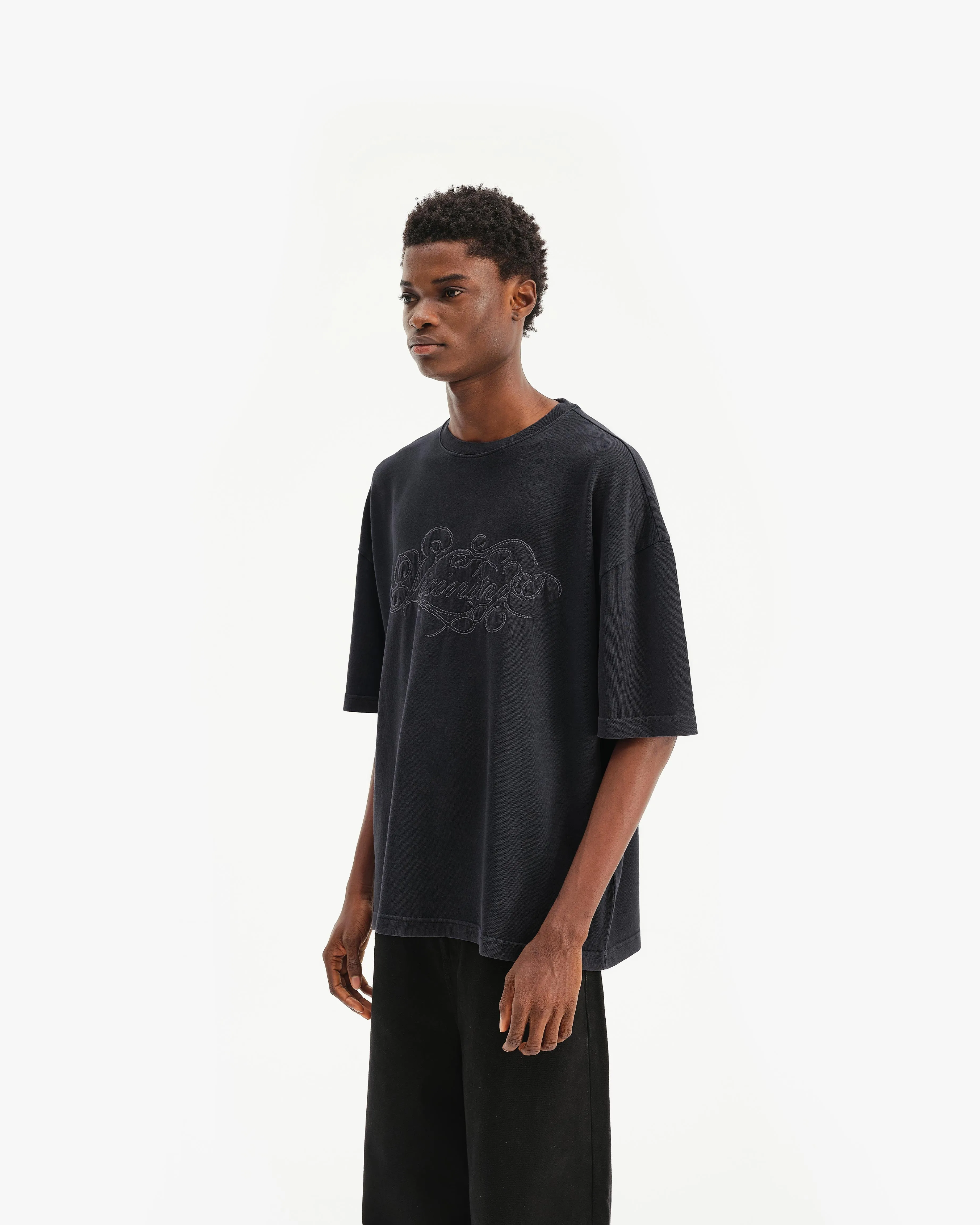 SIGNATURE TEE VINTAGE BLACK sold by vicinity product image thumbnail 3