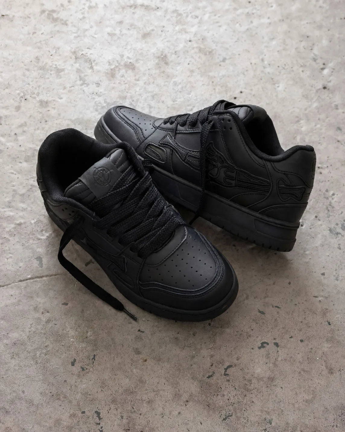 AKIMBO LOWS V2 "PURE BLACK" sold by vicinity product image thumbnail 2