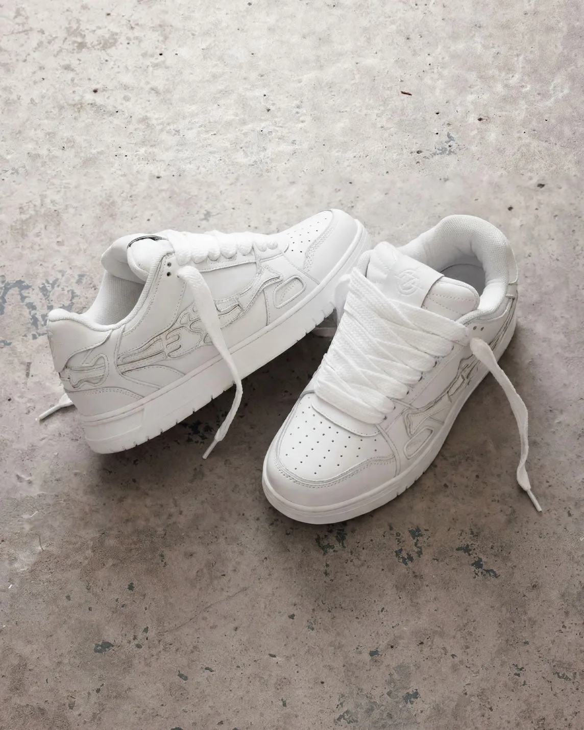 AKIMBO LOWS V2 "PURE WHITE" sold by vicinity product image thumbnail 2