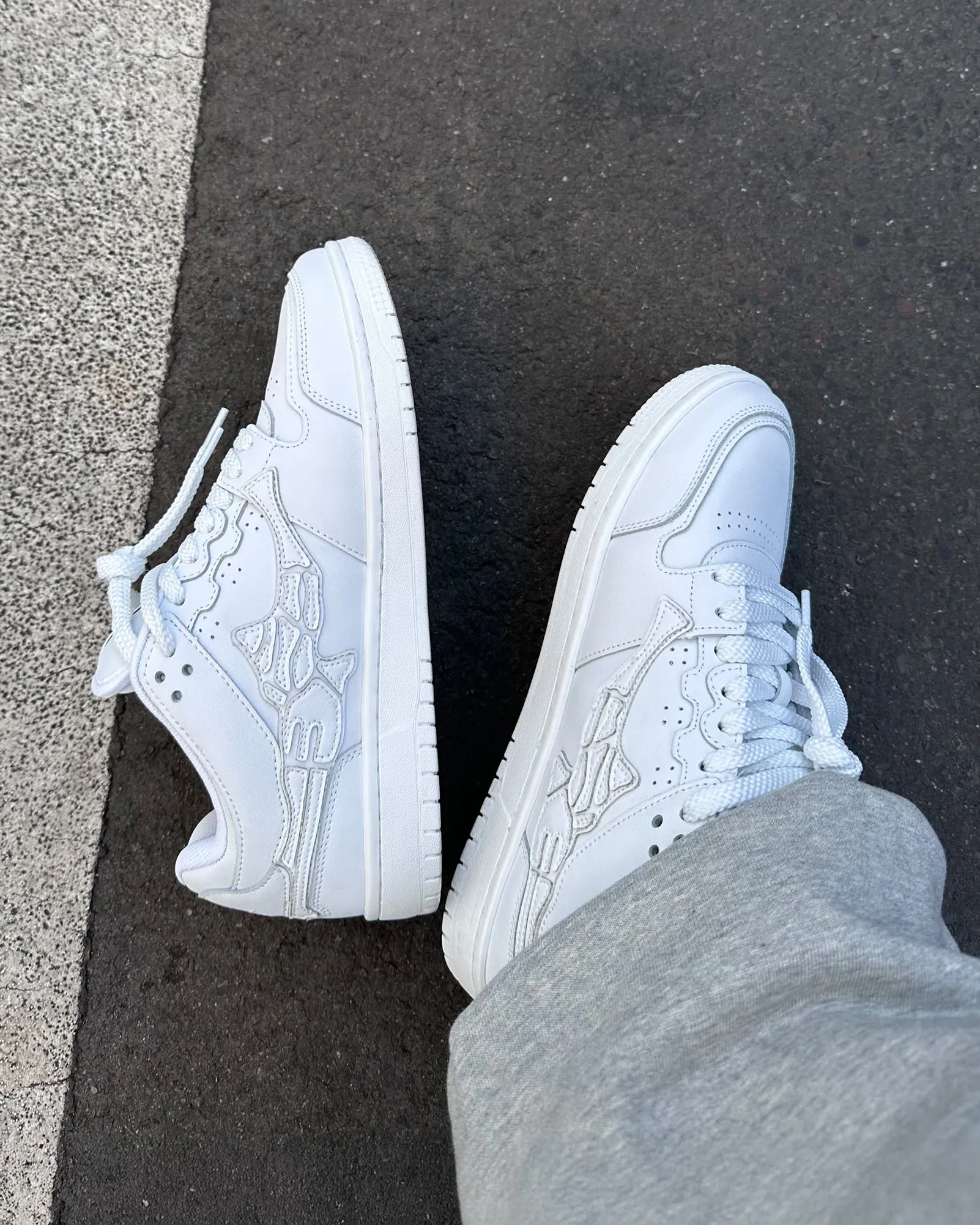AKIMBO LOWS "TRIPLE WHITE" sold by vicinity product image thumbnail 2