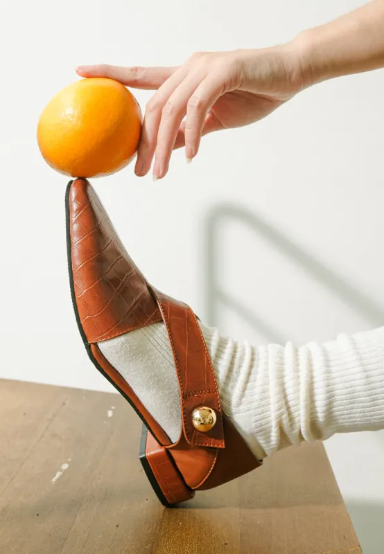 Savi in Brown made by INPACA