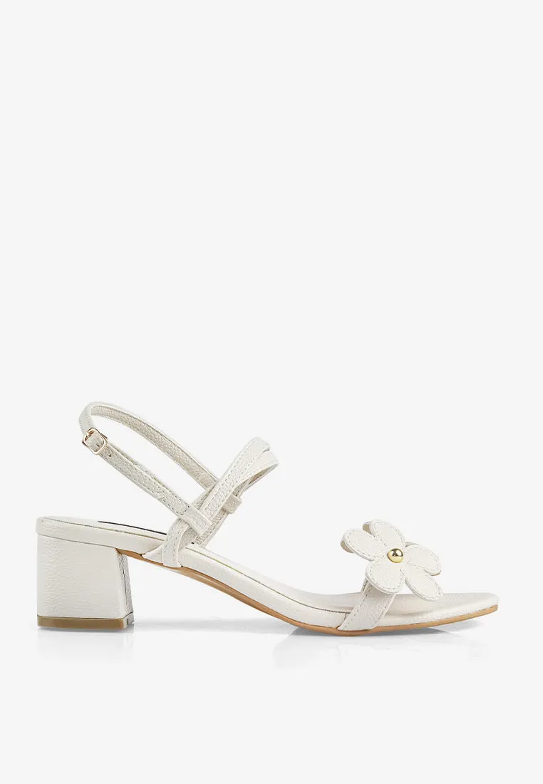 Daisy in White sold by INPACA product image thumbnail 2