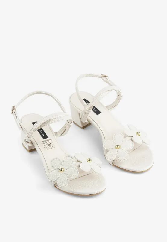 Daisy in White made by INPACA