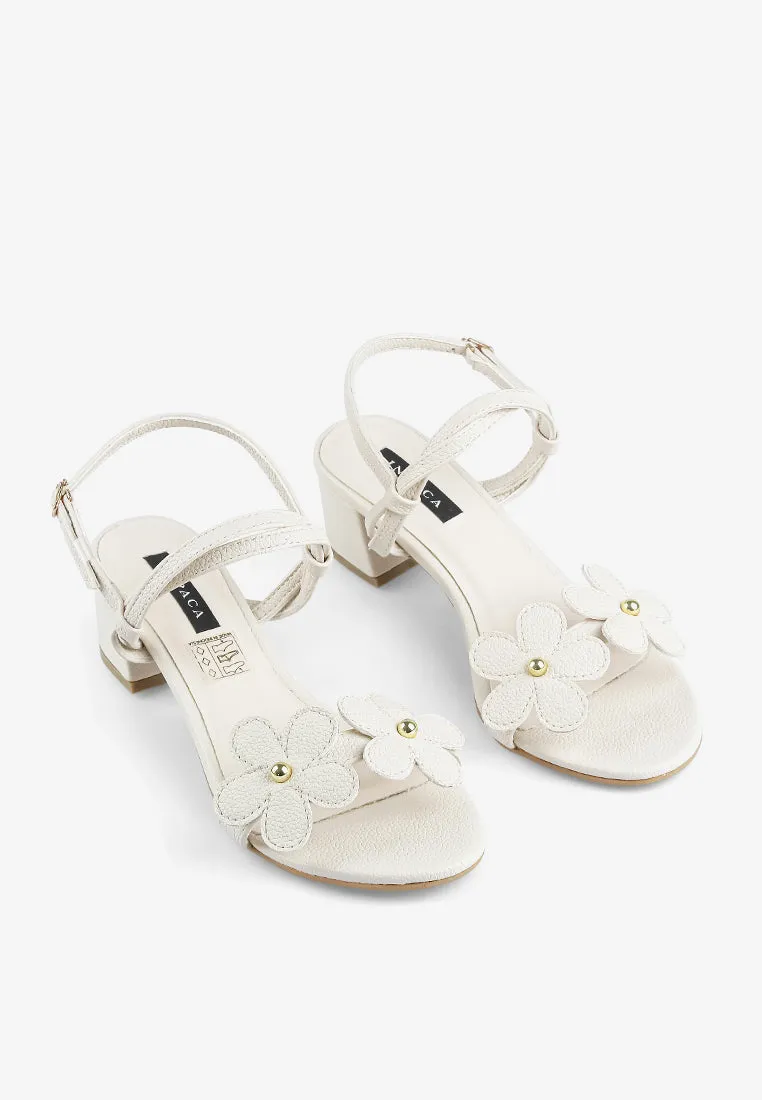 Daisy in White sold by INPACA