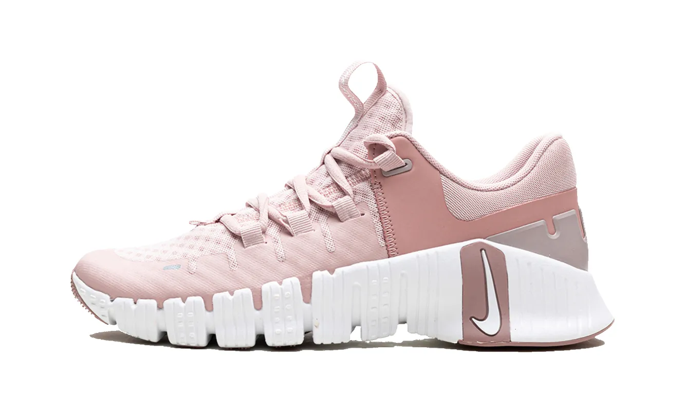 WMNS Nike Free Metcon 5 "Pink Oxford" sold by Stadium Goods