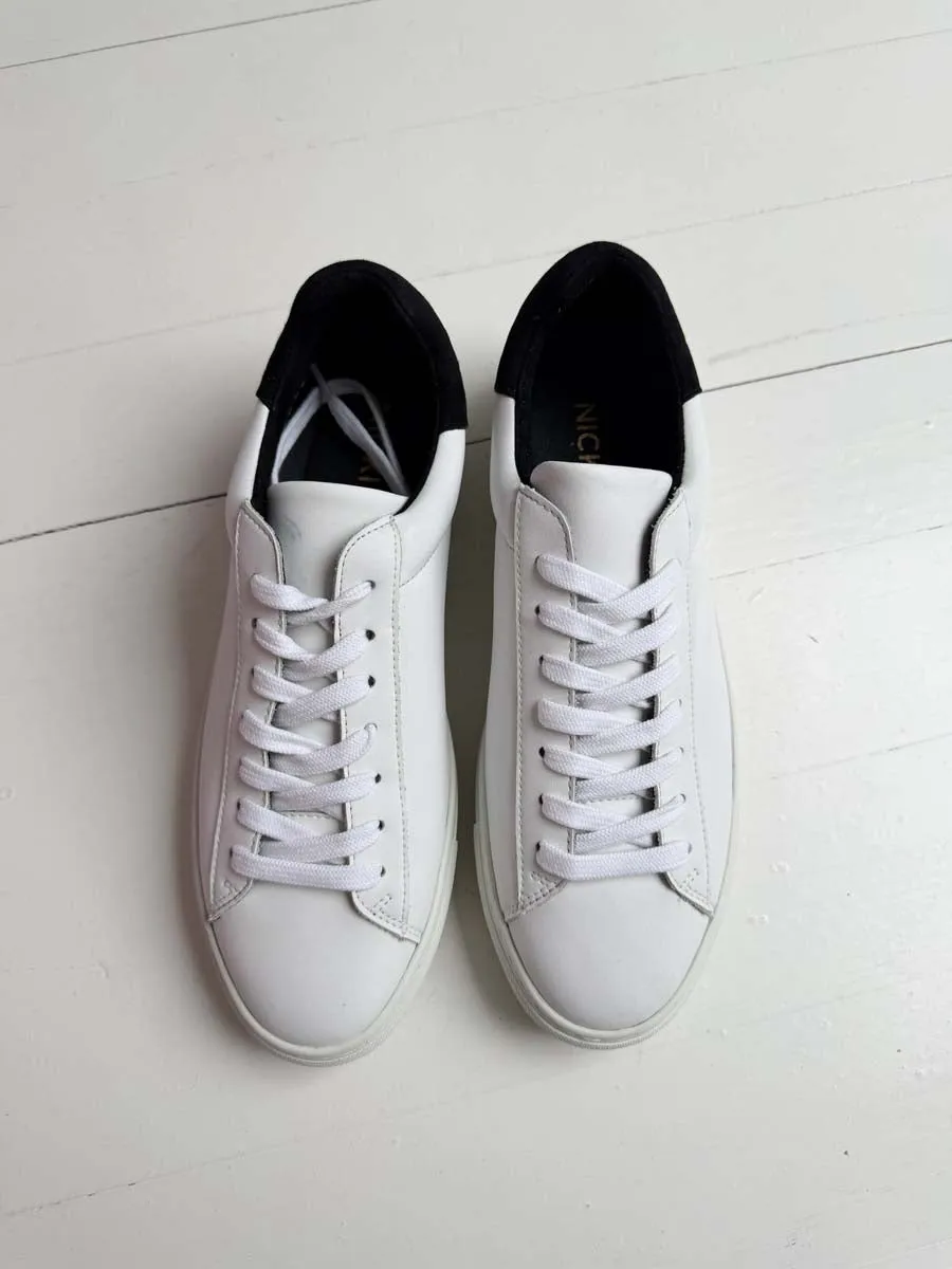 ReSELL - Classic Trainer - White/Black 41 sold by Nicki Hoyne product image thumbnail 2