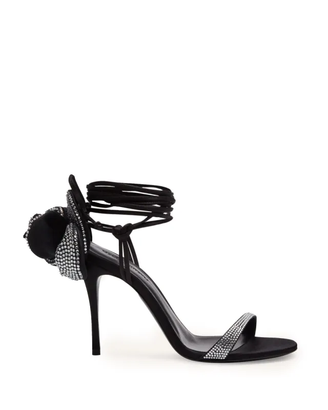 Shoe sold by TNT Fashion