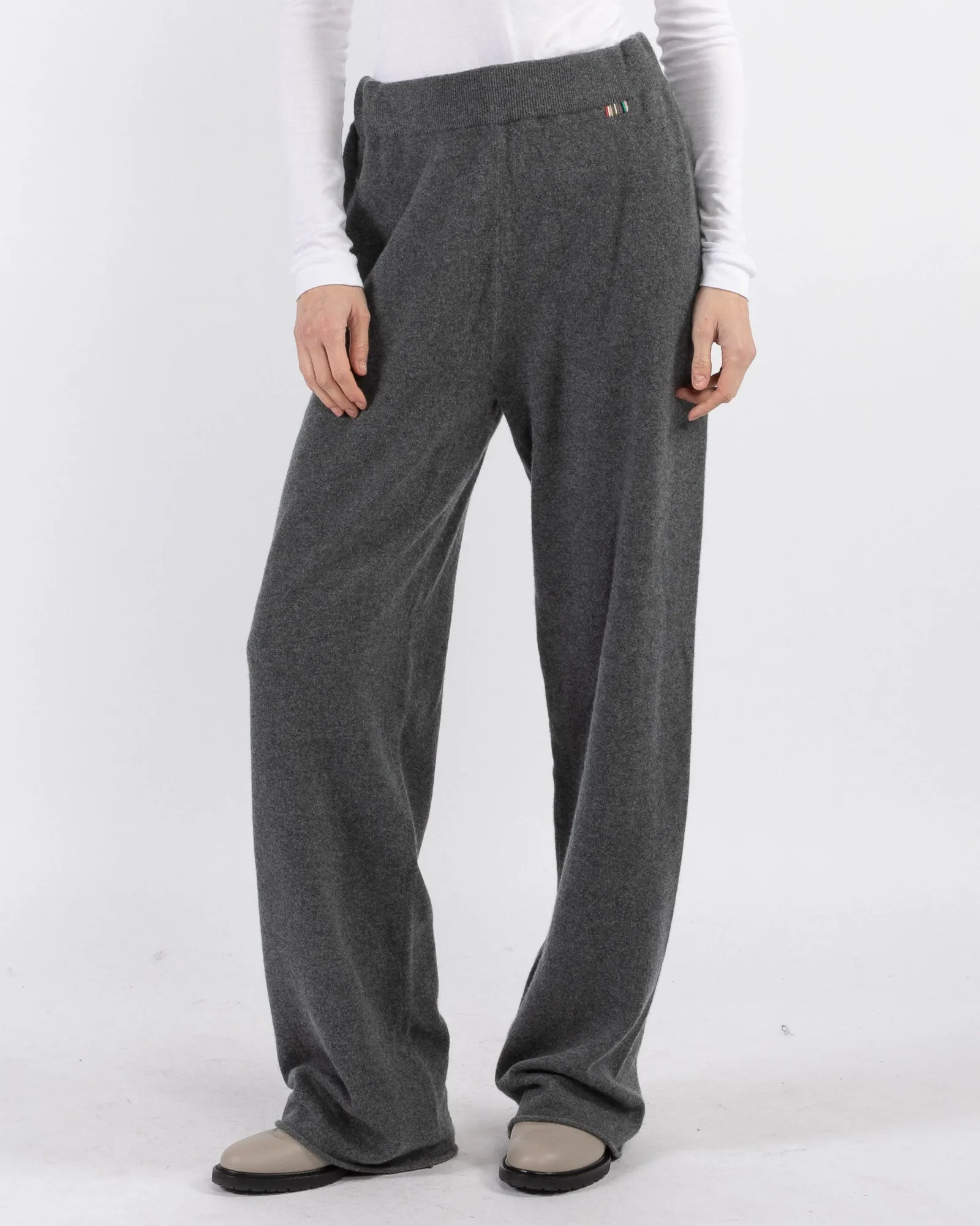 Trousers sold by TNT Fashion