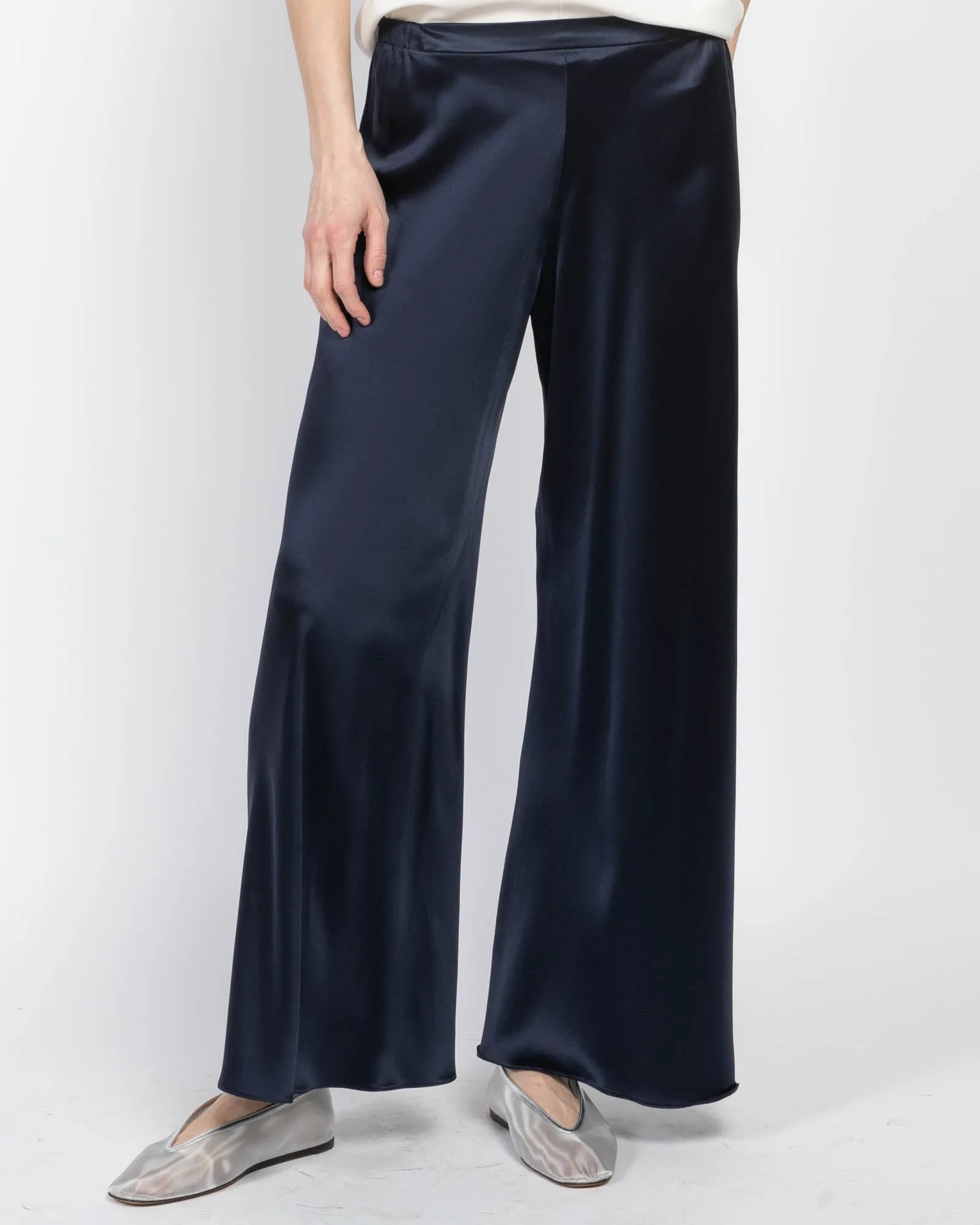 Chute Pants sold by TNT Fashion