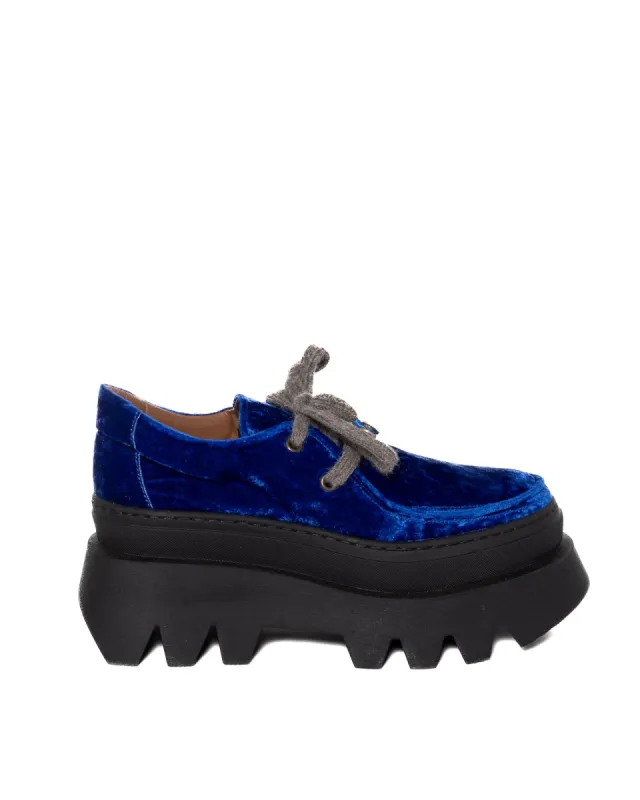 Shoe sold by TNT Fashion