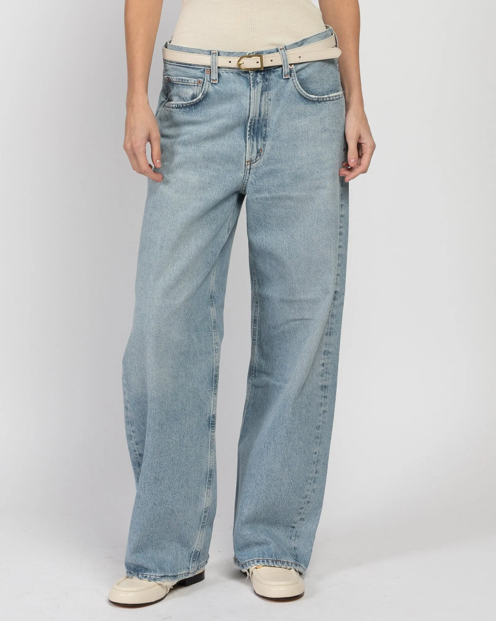 Low Curve Jeans sold by TNT Fashion
