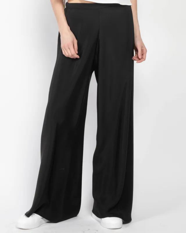Chute Pants sold by TNT Fashion