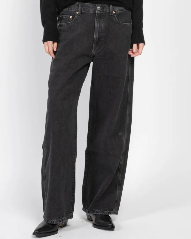 Taylor Barrel Jeans sold by TNT Fashion