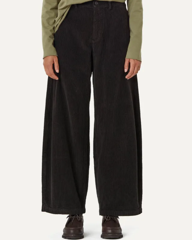 Bum Velluto Pants sold by TNT Fashion