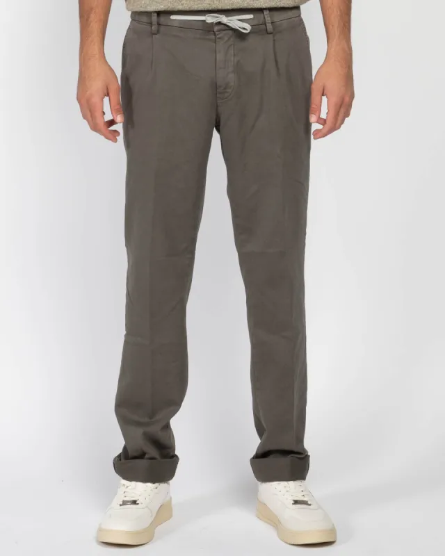 New York Chino Pants sold by TNT Fashion