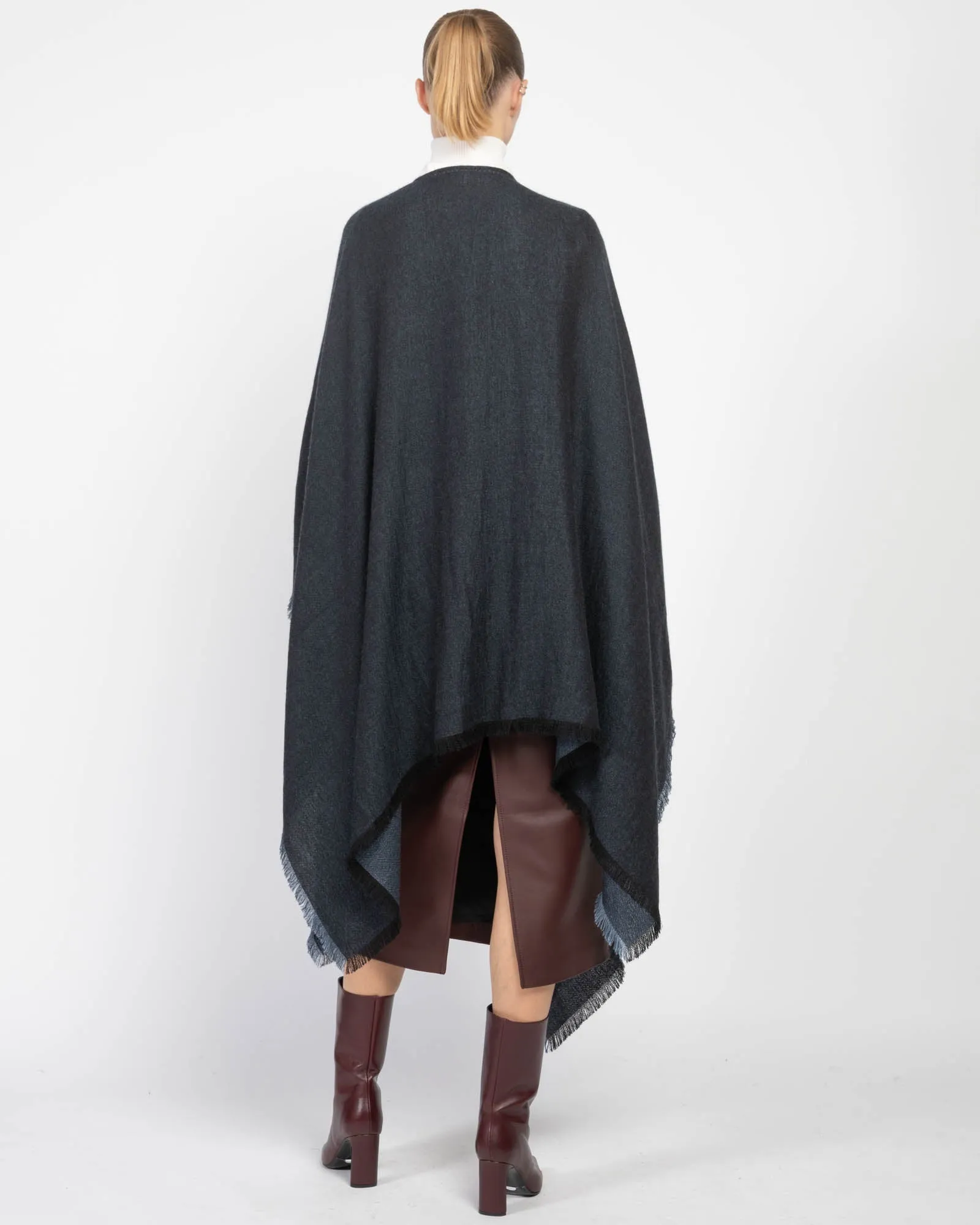 Peonia Cape sold by TNT Fashion product image thumbnail 3