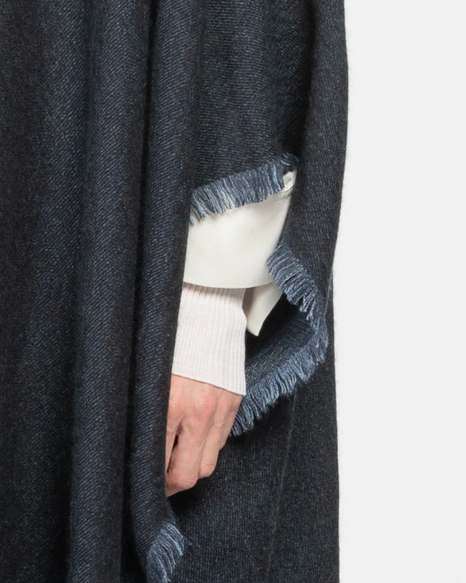 Peonia Cape sold by TNT Fashion product image thumbnail 5