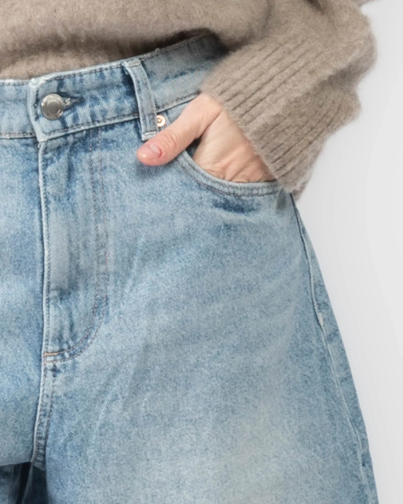 Lucila Shorts sold by TNT Fashion product image thumbnail 5