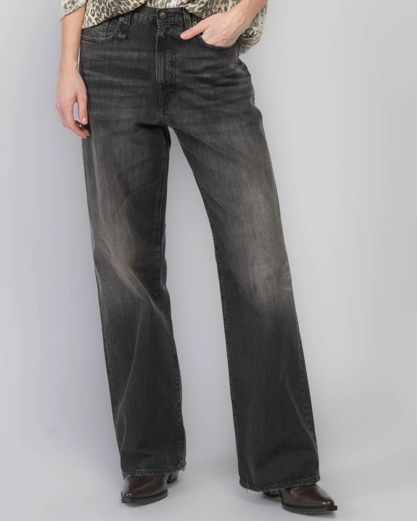 Darcy Loose Jeans sold by TNT Fashion