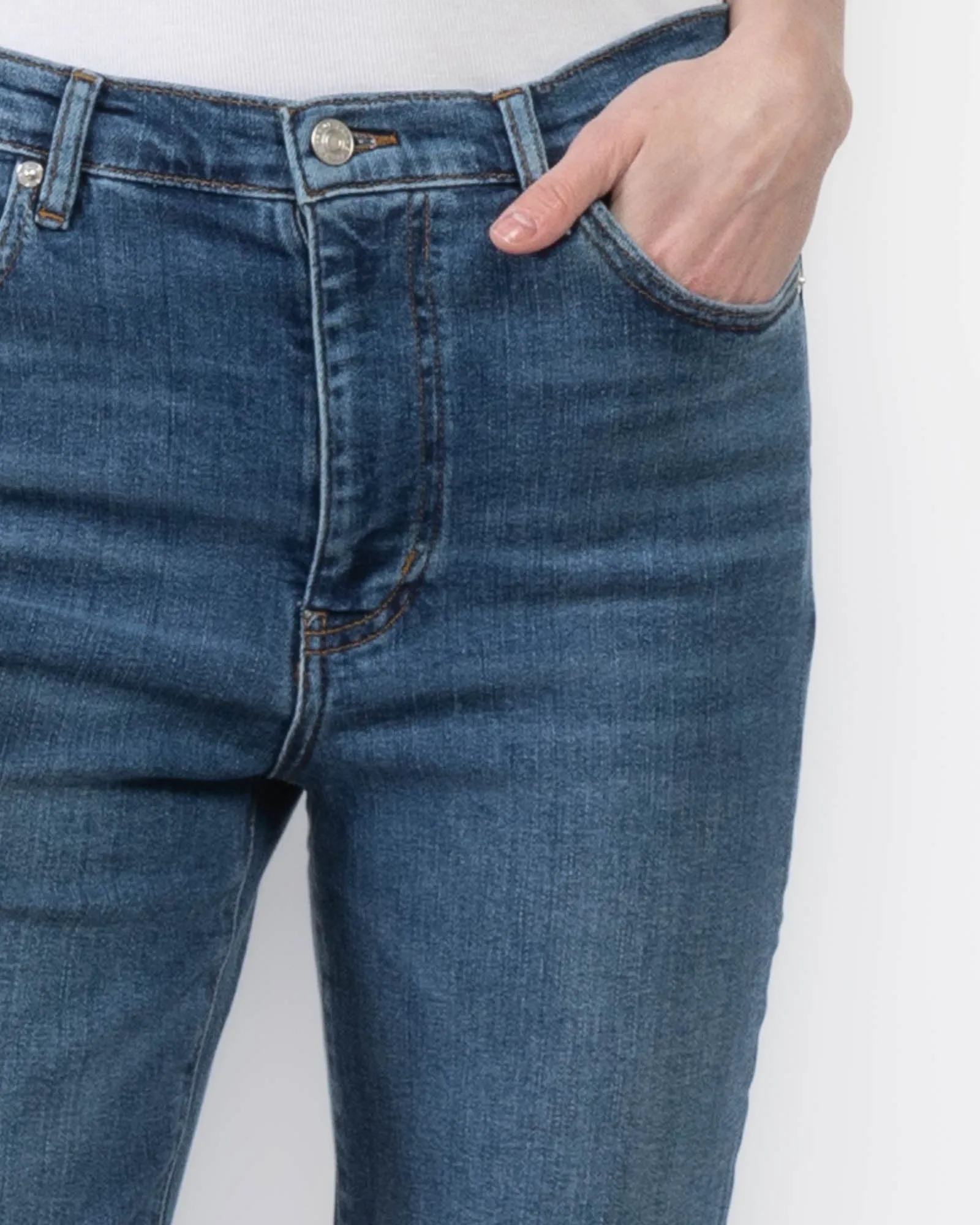 Le Sleek Straight sold by TNT Fashion product image thumbnail 5