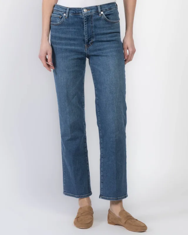 Le Sleek Straight sold by TNT Fashion