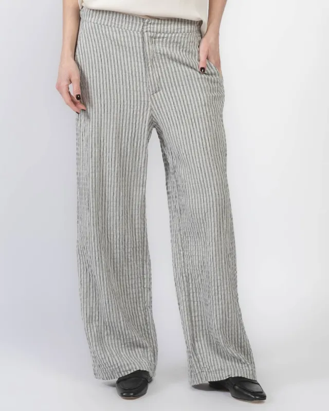 Trousers sold by TNT Fashion