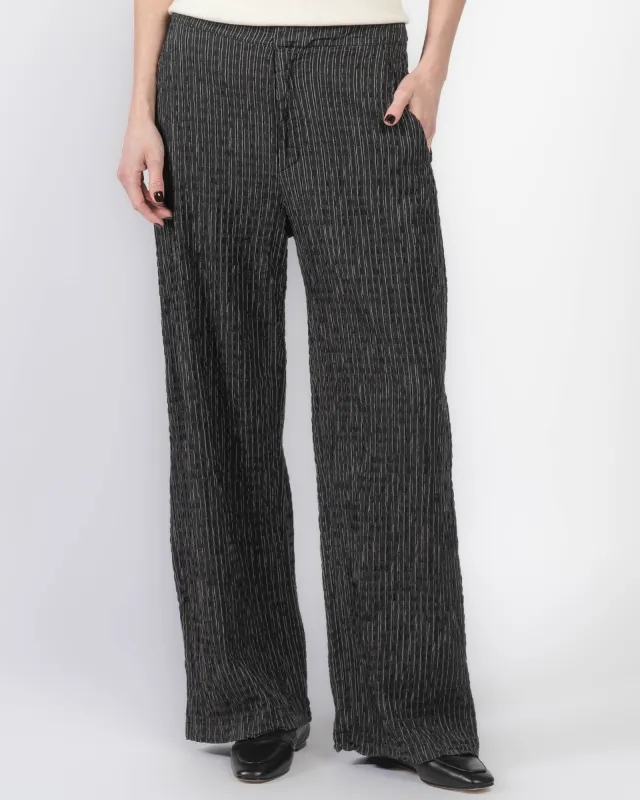 Trousers sold by TNT Fashion