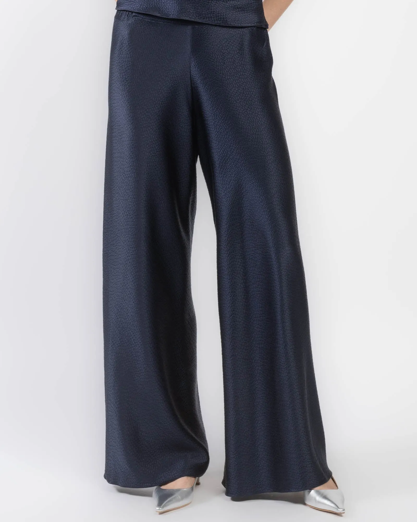 Chute Pants sold by TNT Fashion