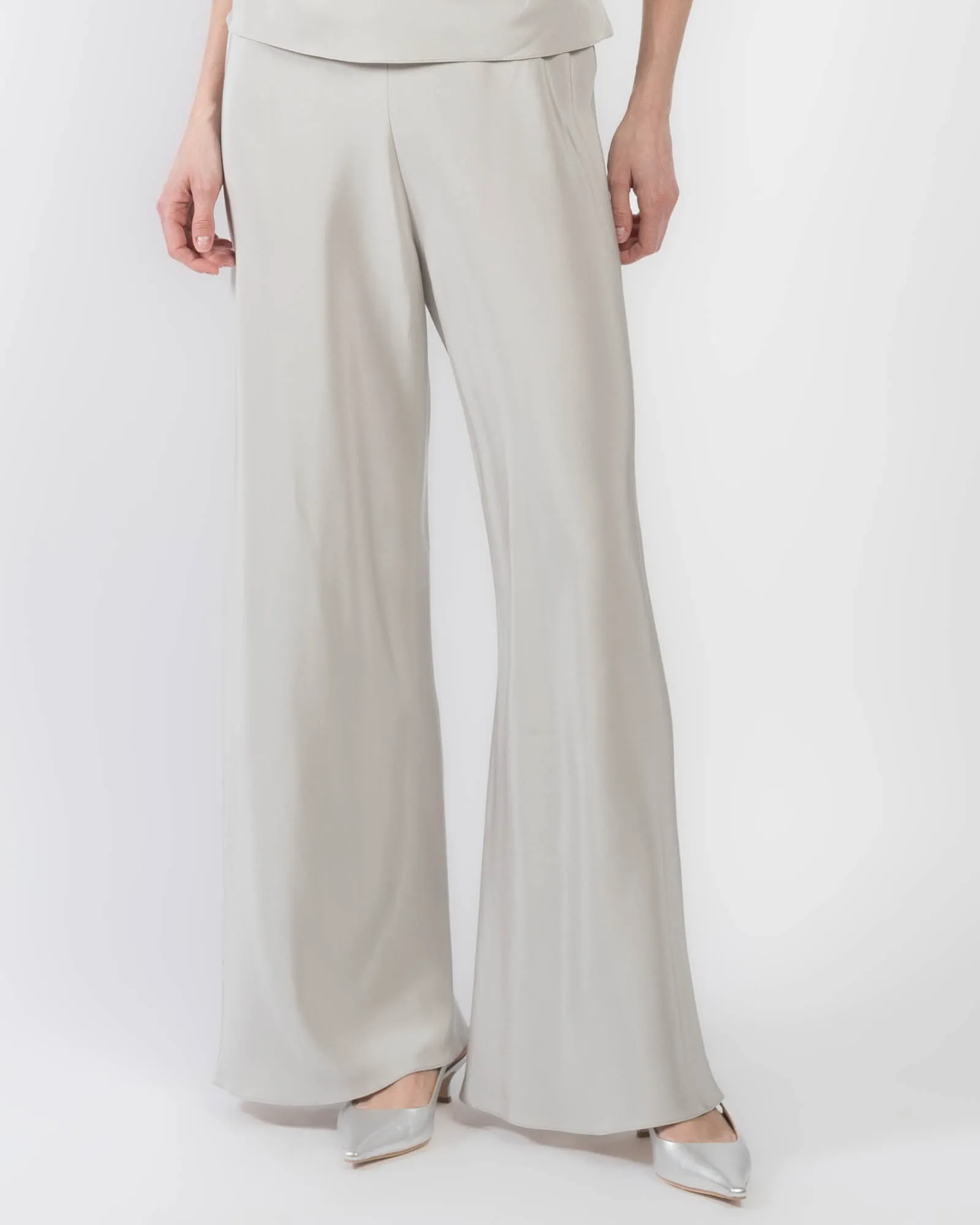 Chute Pants sold by TNT Fashion