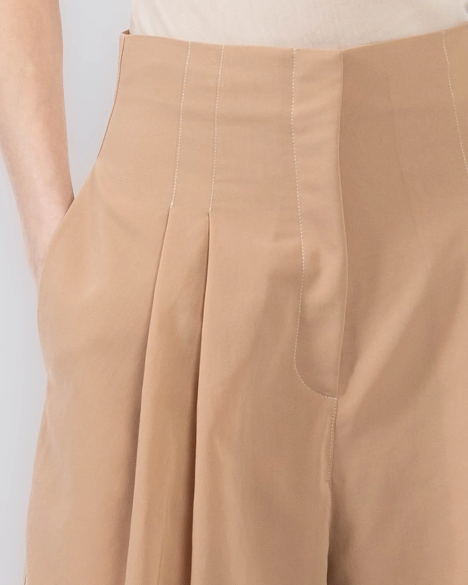 Etamine Short Trousers sold by TNT Fashion product image thumbnail 5