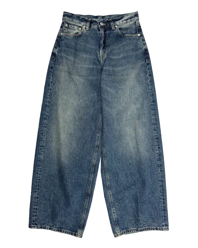 Roomy Jeans sold by TNT Fashion