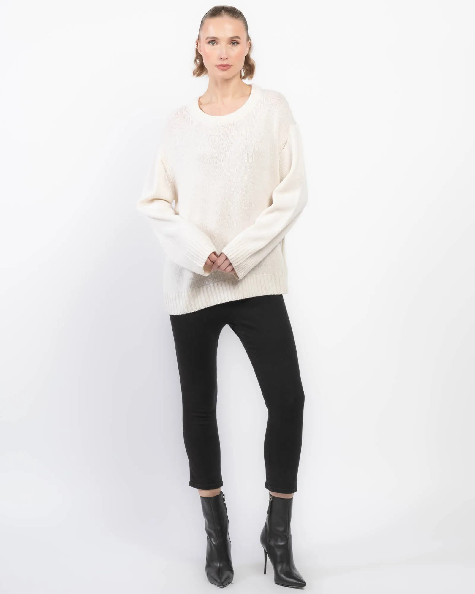 Jetset Weekend Capri sold by TNT Fashion product image thumbnail 2