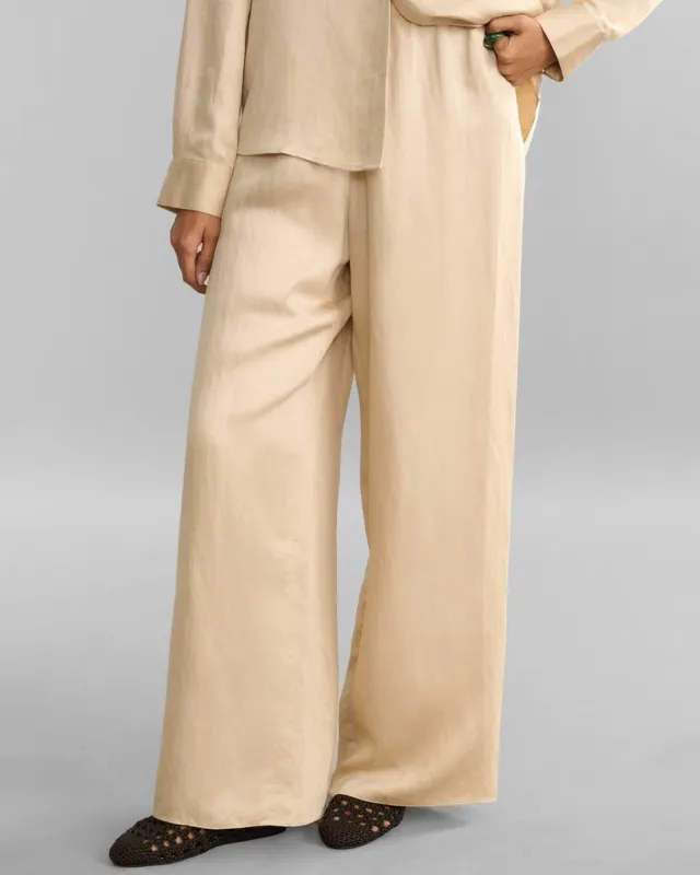 Summer Demi Pants sold by TNT Fashion