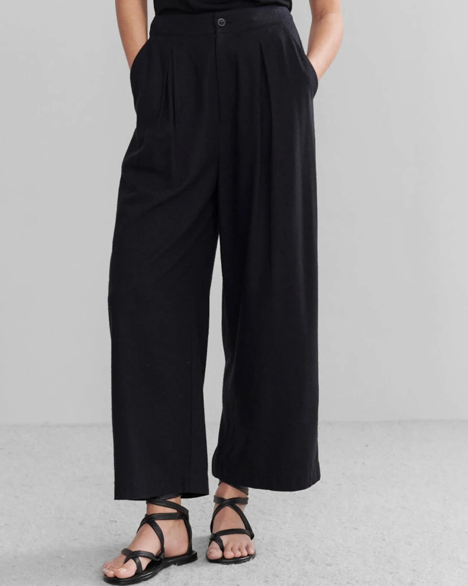 Relaxed Trousers sold by TNT Fashion