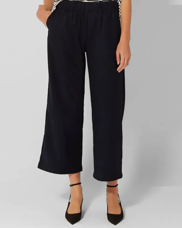 The Reese Pant sold by TNT Fashion