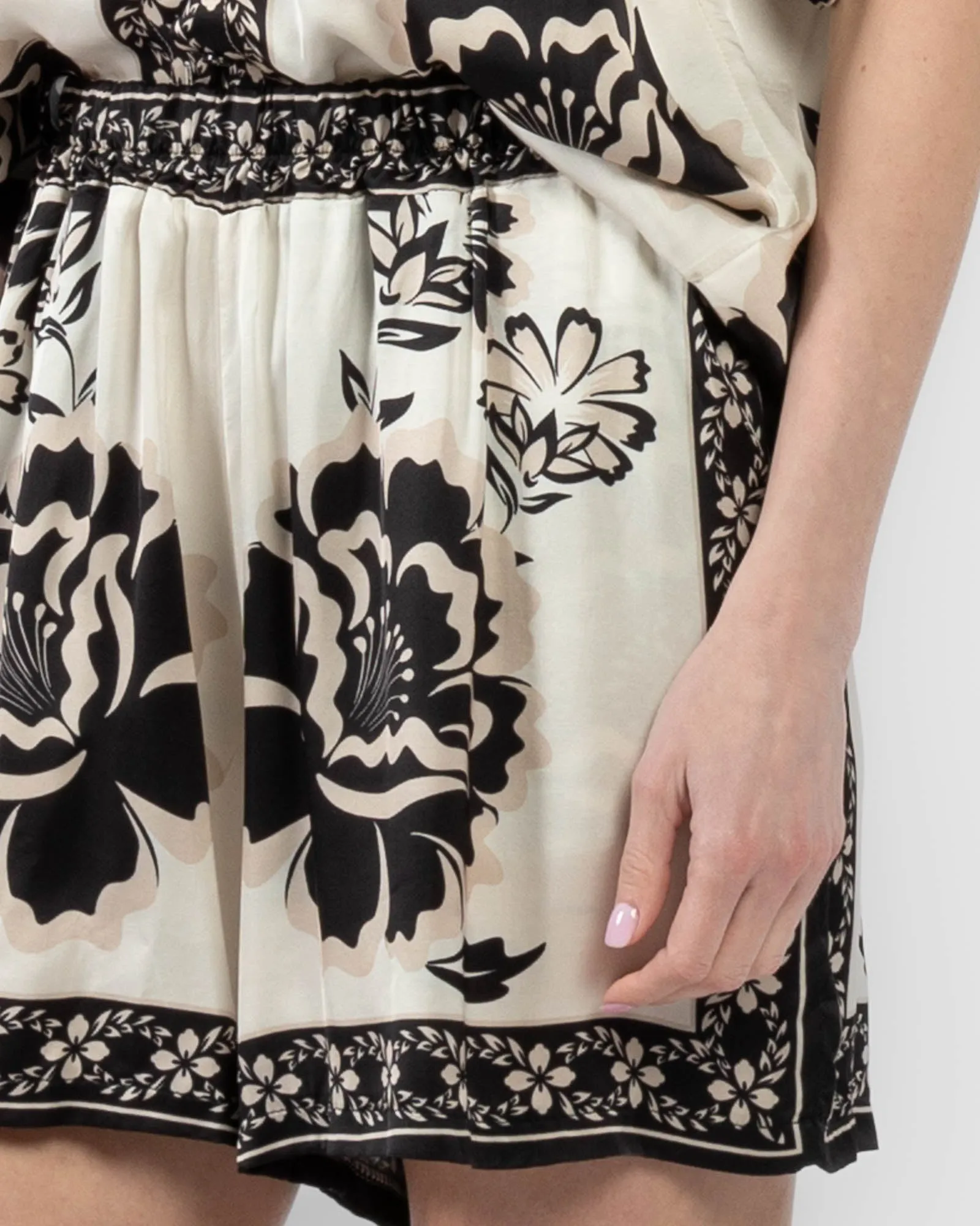 Print Shorts sold by TNT Fashion product image thumbnail 5