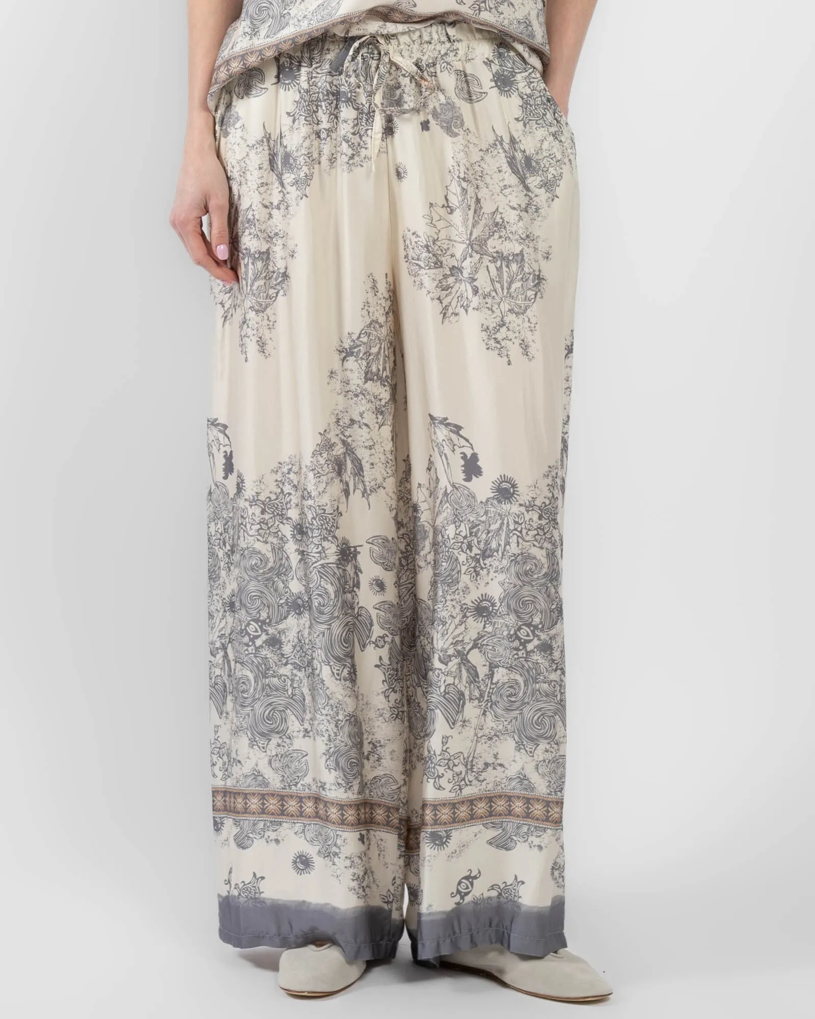 Print Pants sold by TNT Fashion