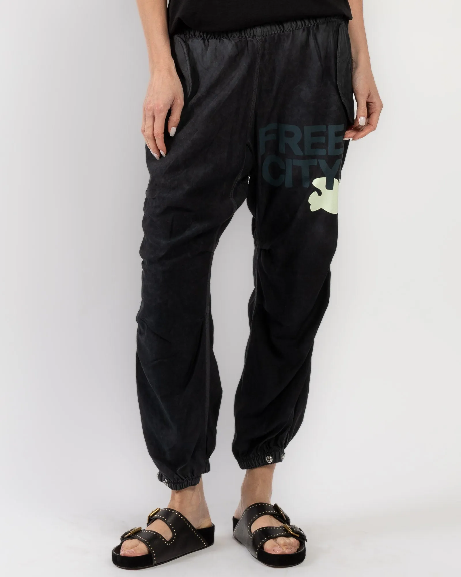 Flap Airjump Pants sold by TNT Fashion