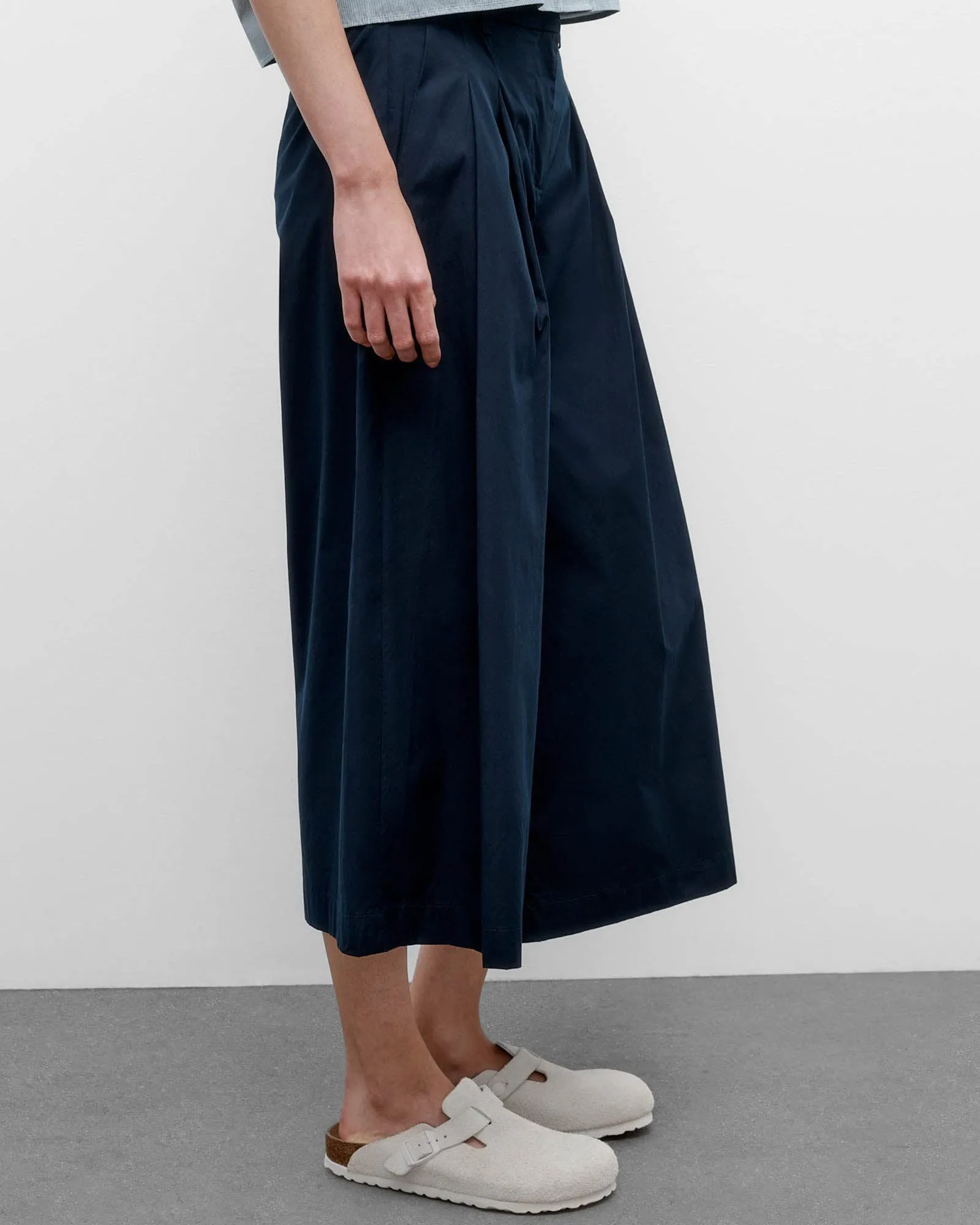 Cropped Didi Pants sold by TNT Fashion product image thumbnail 4